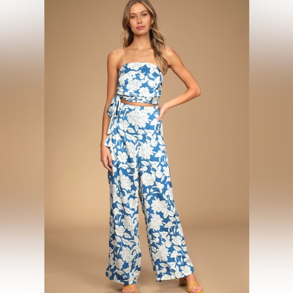 Capri blue floral wide legs pants satin from Lulu’s - Picture 2 of 3